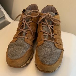 Sorel (size 11): KINETIC CARIBOU SNOW BOOT